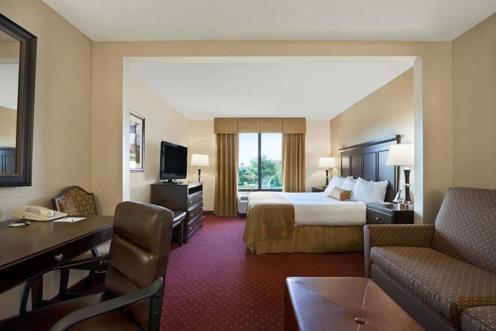 Spark By Hilton Greensboro Buitenkant foto